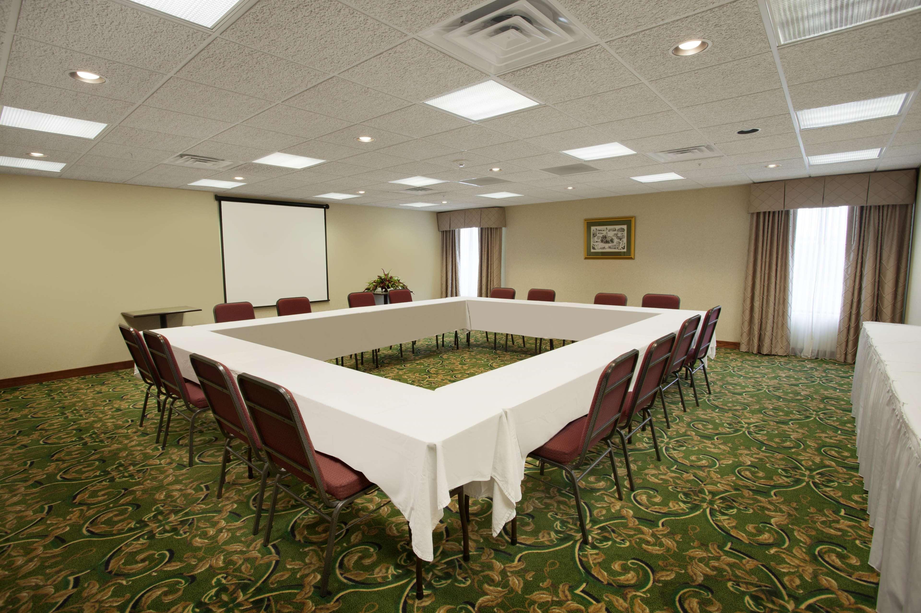 Hampton Inn Sidney Kinh doanh bức ảnh